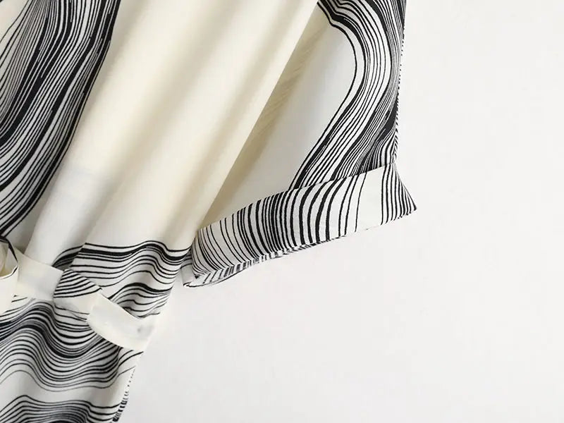 Women's Black Vortex Striped Print Vintage T-Shirt Chiffon O-Neck Short Sleeve Lace-up T-shirt