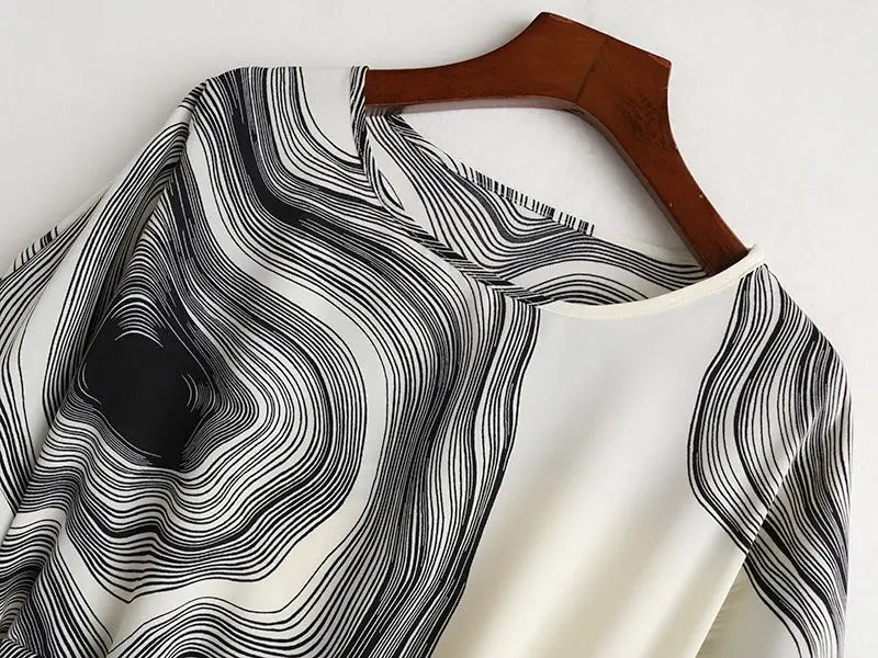 Women's Black Vortex Striped Print Vintage T-Shirt Chiffon O-Neck Short Sleeve Lace-up T-shirt