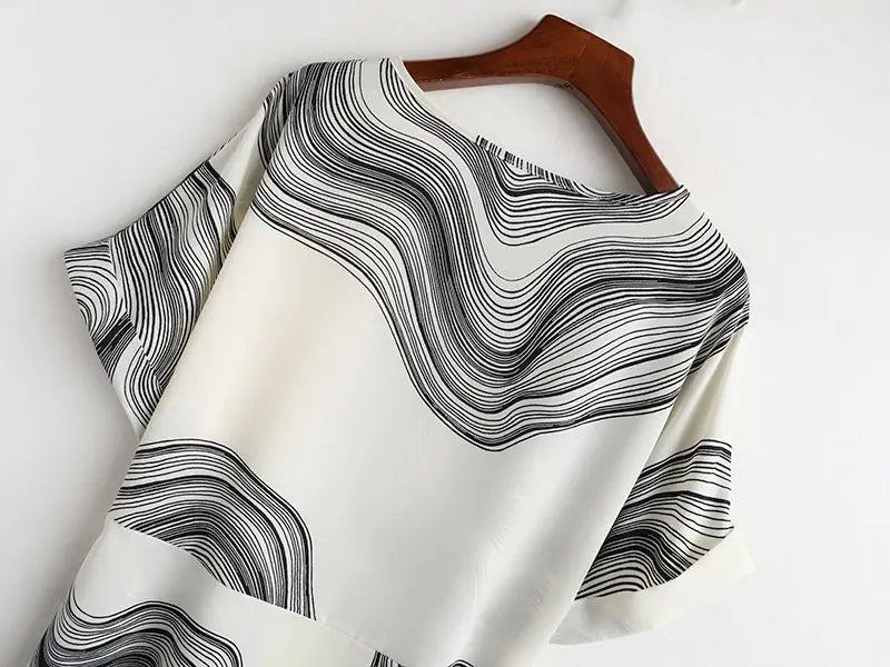 Women's Black Vortex Striped Print Vintage T-Shirt Chiffon O-Neck Short Sleeve Lace-up T-shirt