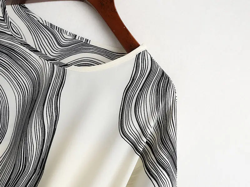 Women's Black Vortex Striped Print Vintage T-Shirt Chiffon O-Neck Short Sleeve Lace-up T-shirt