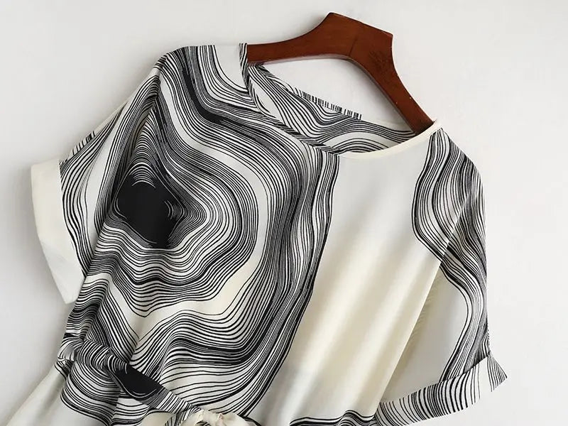 Women's Black Vortex Striped Print Vintage T-Shirt Chiffon O-Neck Short Sleeve Lace-up T-shirt