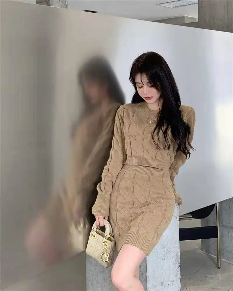 Women's Two Piece of Pullover™ Autumn/Winter Knitted Short Sweater and Skirt