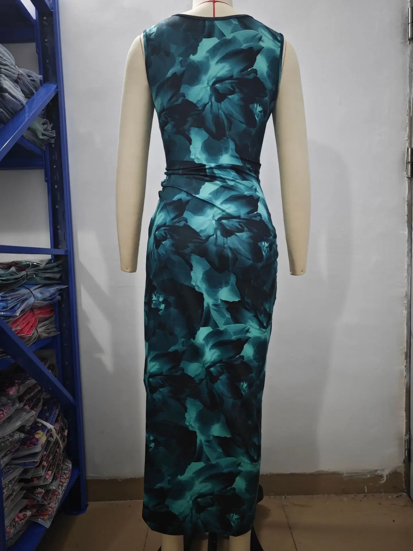 Women's Fashionable Long Dress™ Slimming Sleeveless Tight Bottom Split Dress
