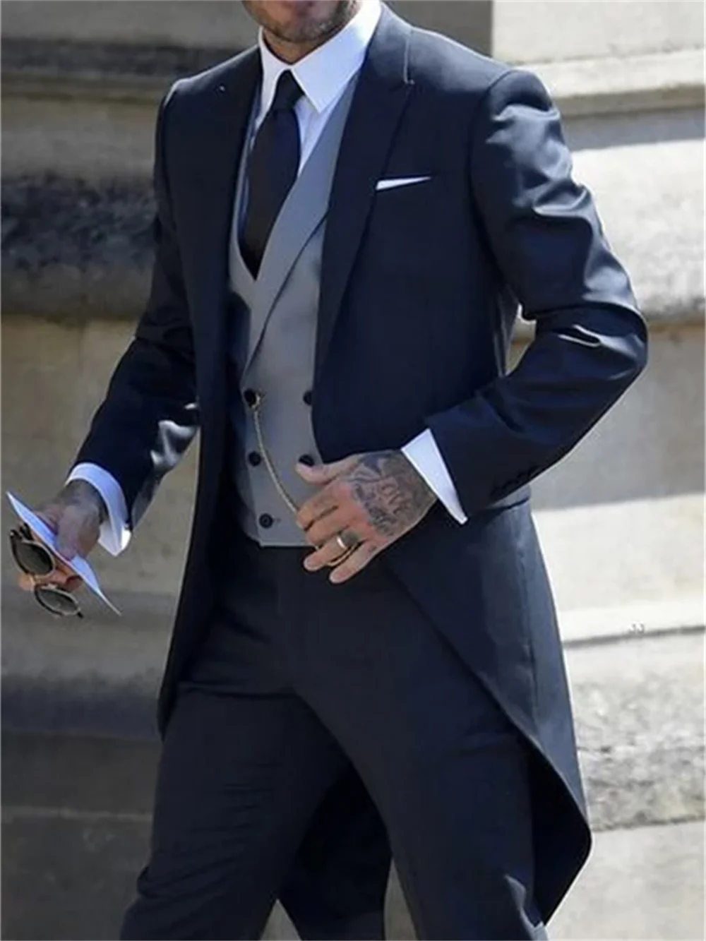 Men's 3 Pieces Italian Fashion Set™ Long Tail Coat Groom Prom Tuxedos (Jacket +Pants +Vest)