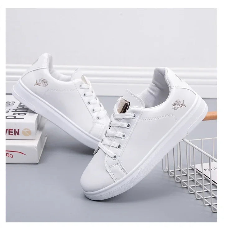 Women's Pu Casual Shoes™ White Breathable Flower Lace-Up Sneakers